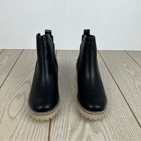 DV Dolce Vita Women's Rielle Chelsea Lug Sole Booties 7M Black Exotic $70 - Picture 2 of 9